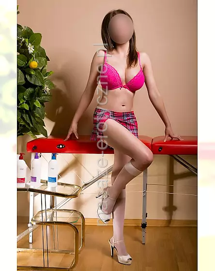 Masażystka ze straponem